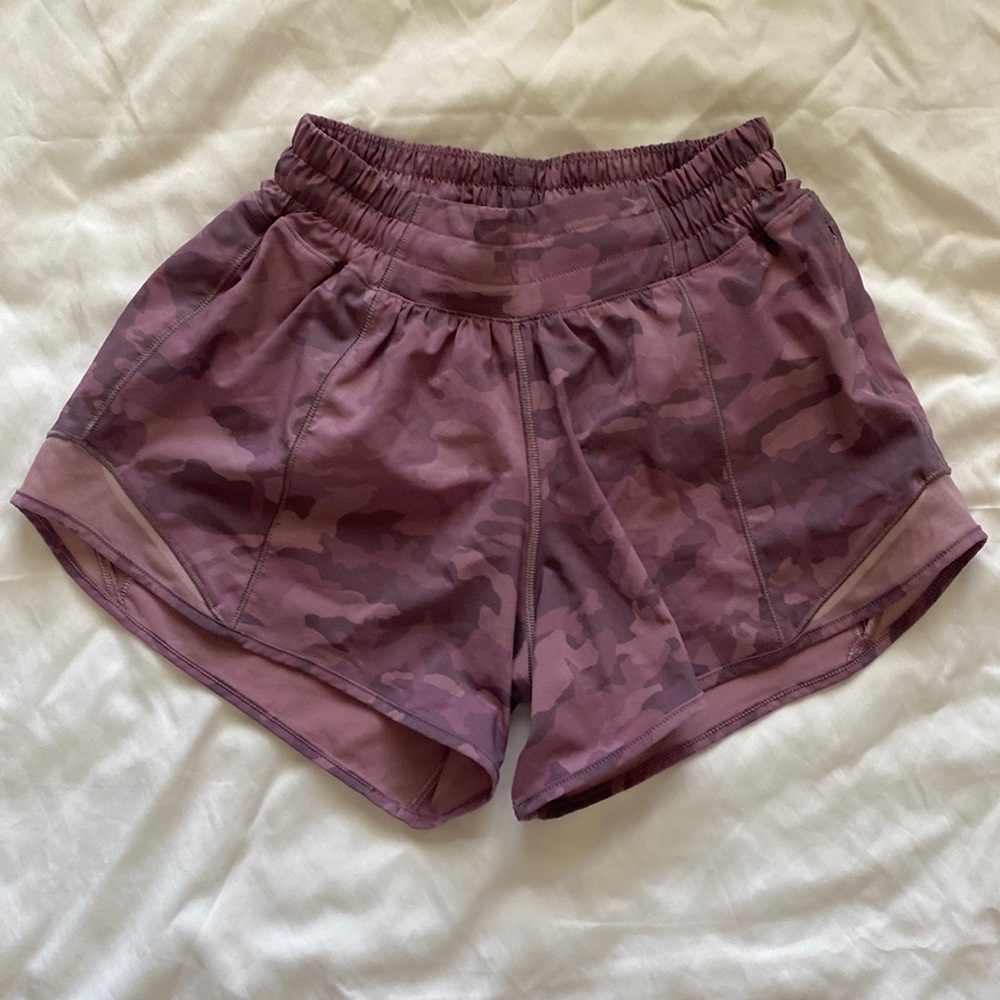 Lululemon 4” hotty-hot shorts